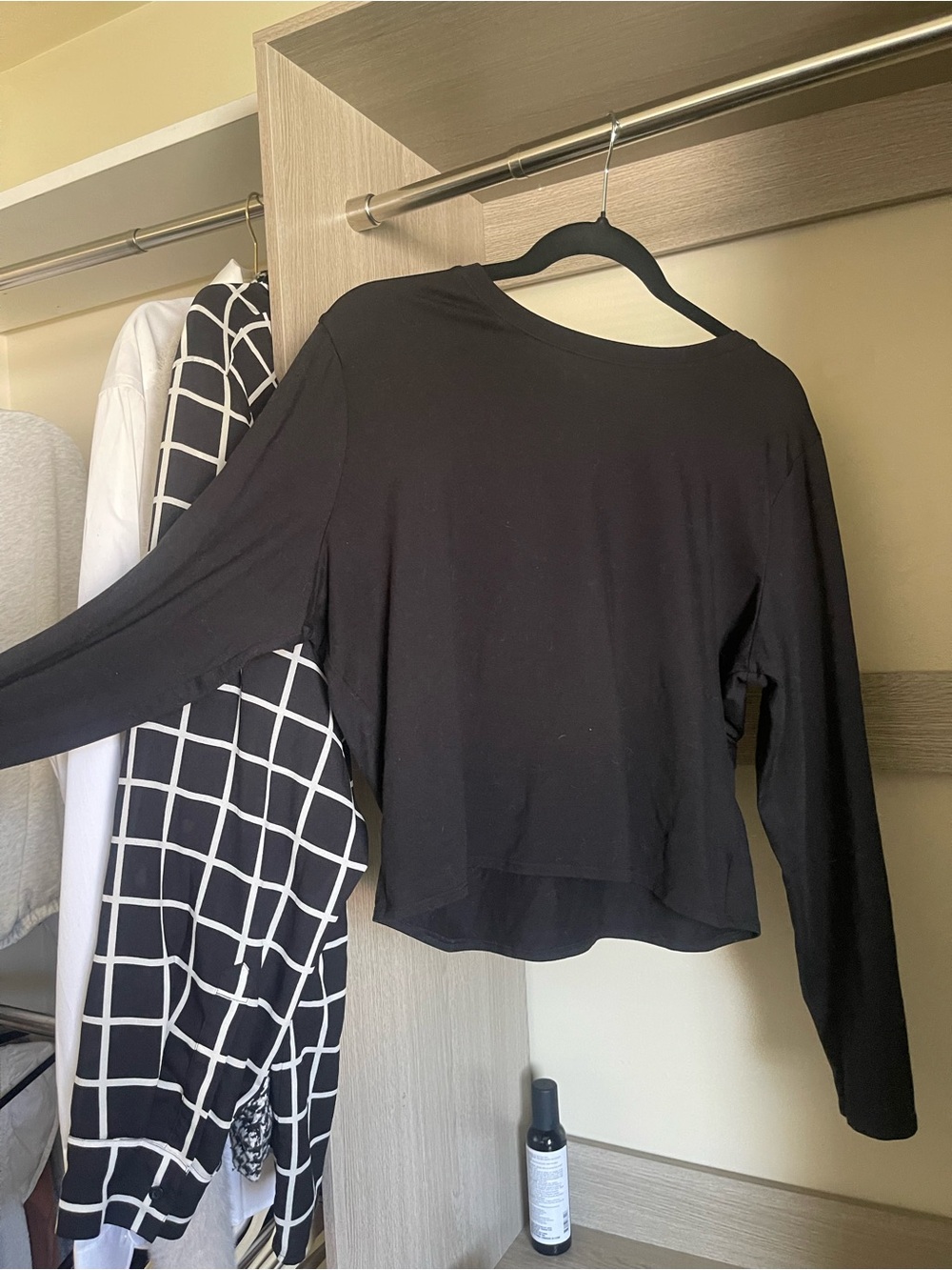 Hollister Black Long-Sleeve Cropped Top